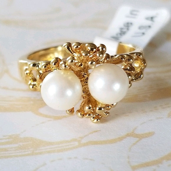 Vintage 18k Gold Dipped Faux Pearl Cocktail Ring SZ 8 - Picture 2 of 12
